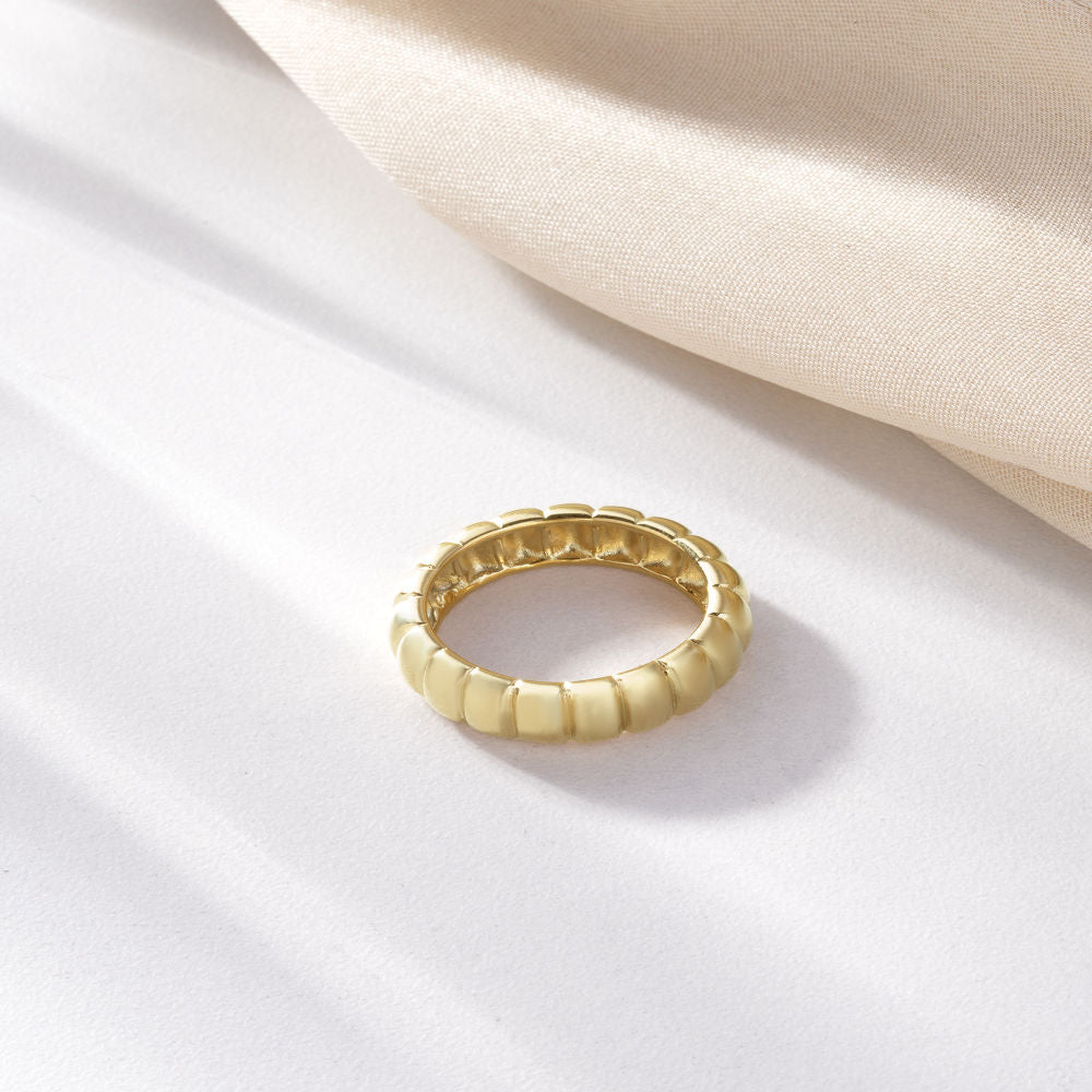 Classic Ripple Band Ring