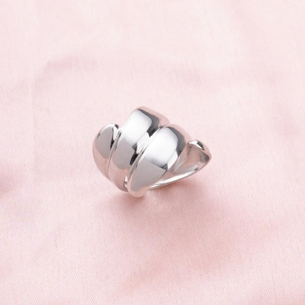 Luxe Curve Wide Sculpted Ring