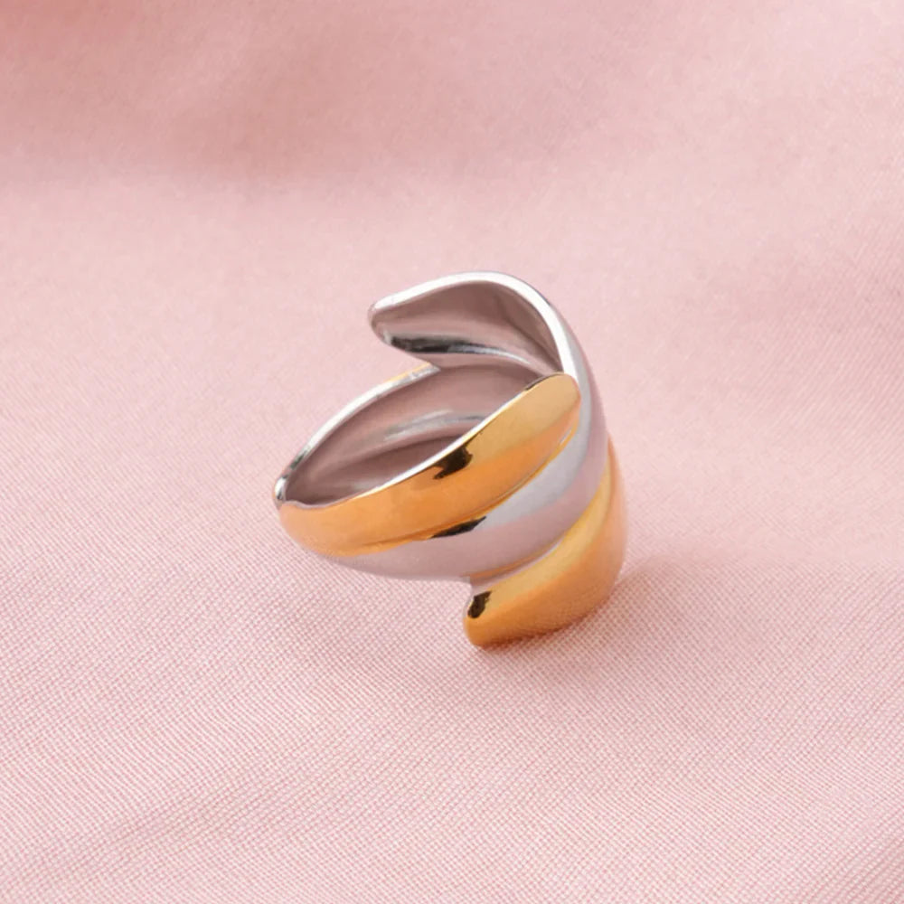 Duo Metal Sculpt Wave Statement Ring