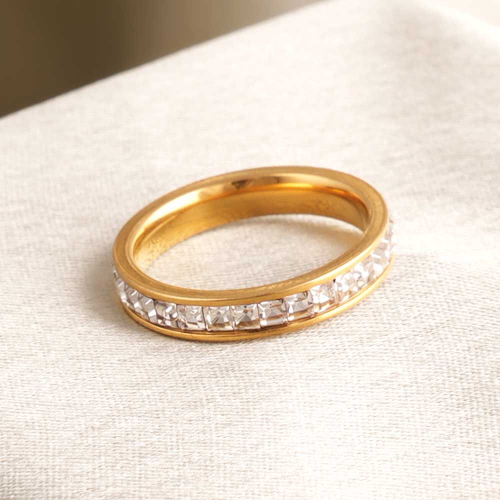 Stones Band Ring