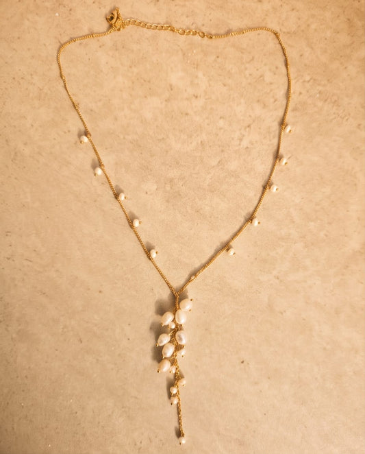 Dancing Pearl Neckalce