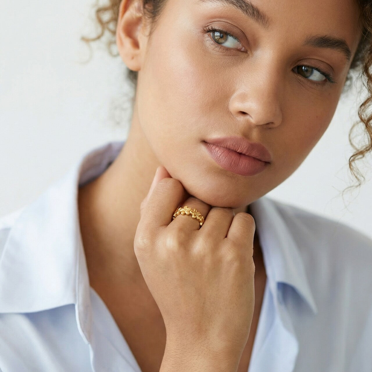 Glided Crownlace Ring